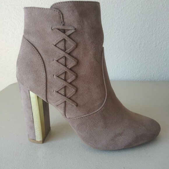 Qupid women's size 7 taupe high heel ankle boots - Picture 4 of 13